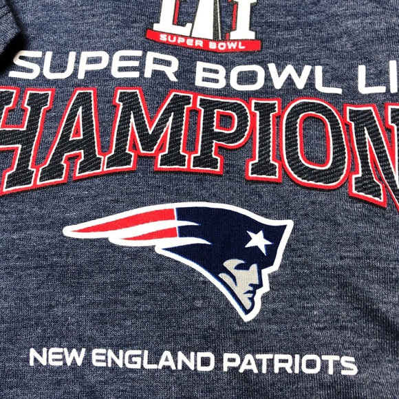 NFL New England Patriots Super Bowl Champion Large Short Sleeve Football - Picture 7 of 10